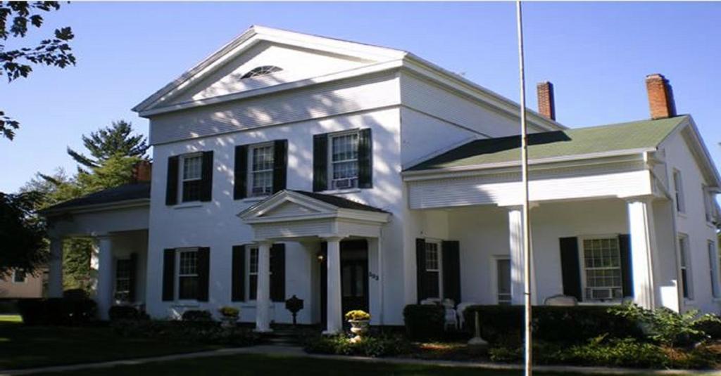 Munro House Bed And Breakfast Jonesville Экстерьер фото